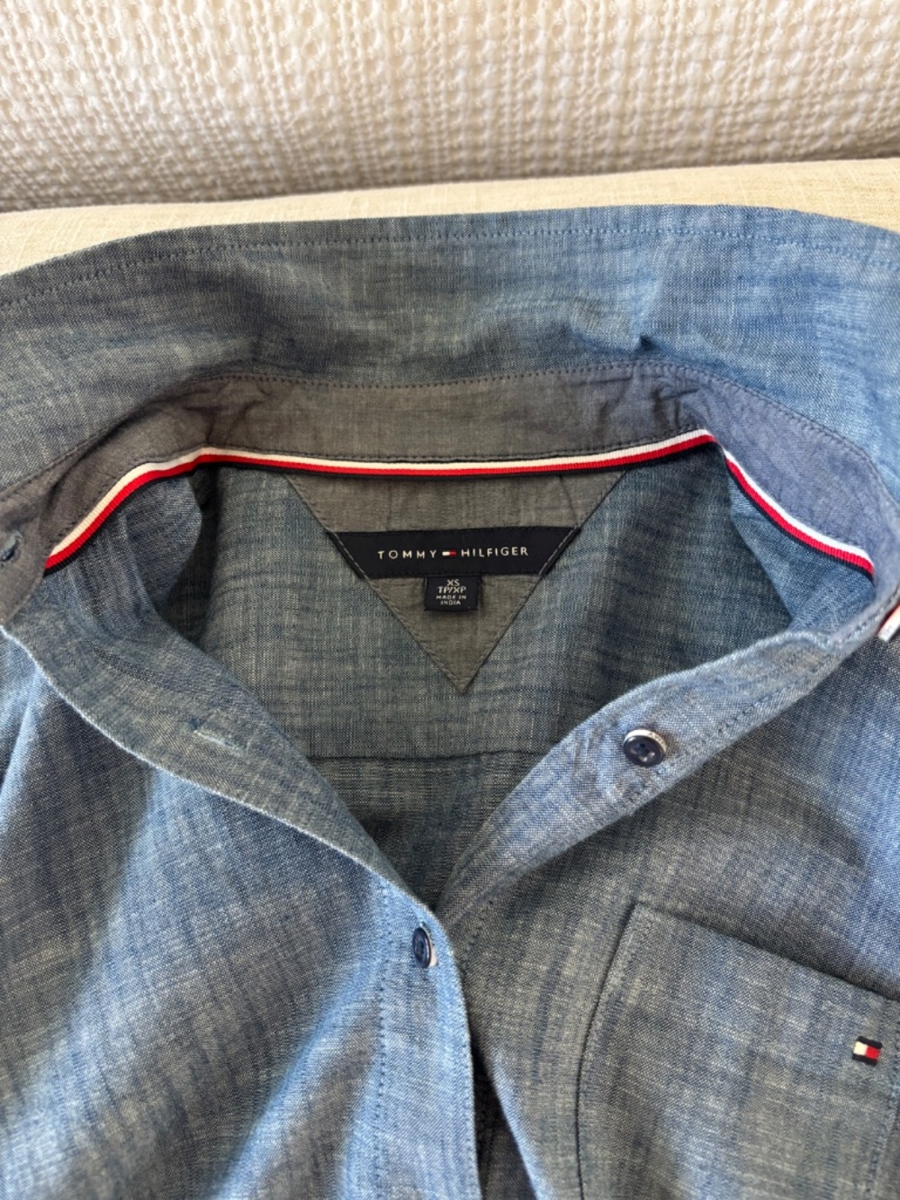Tommy Hilfiger Blue Chambray Button Down Shirt - Women’s Size XS - Picture 10 of 10